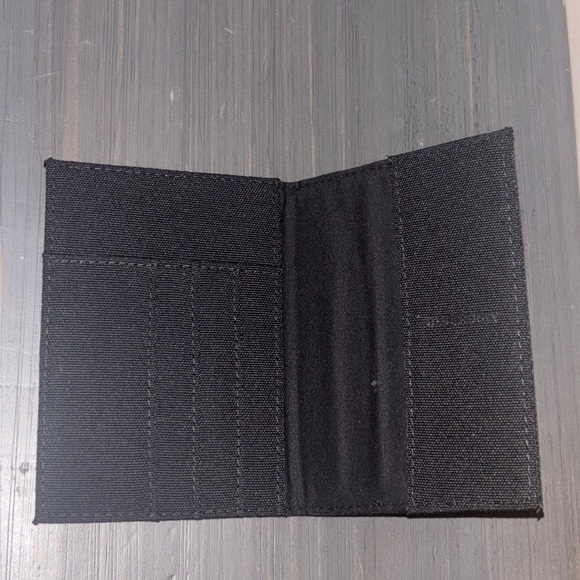 Burberry passport holder new - Picture 5 of 7